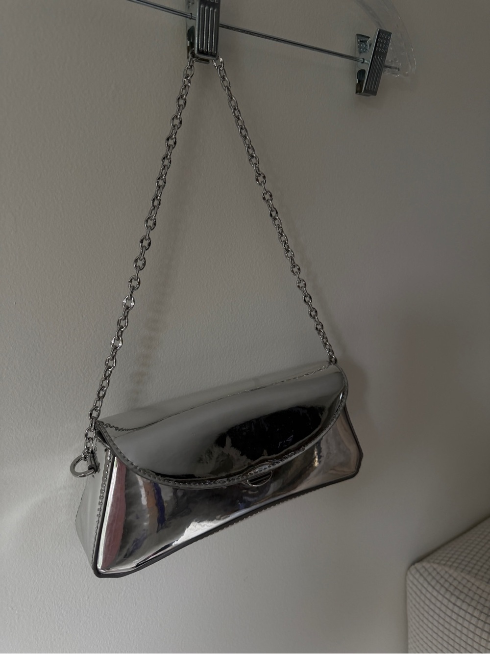 Chic Silver Metallic Chain-Handle Evening Clutch